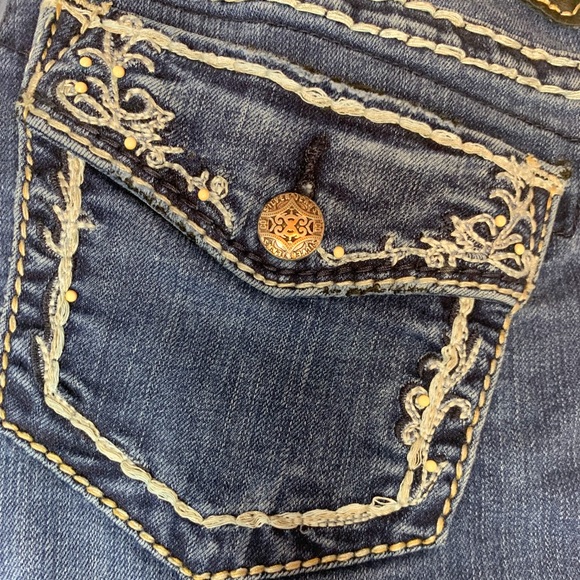 Silver Jeans | Skinny Mid Rise Aiko Jeans Pearl Embellished - Picture 6 of 9